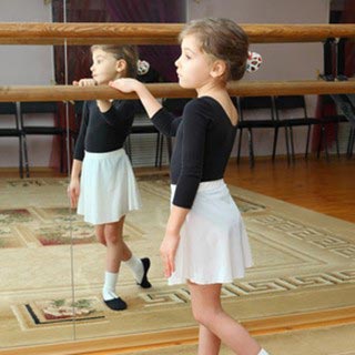 女の子に人気のクラッシックバレエ 大人と子供のバレエ教室
